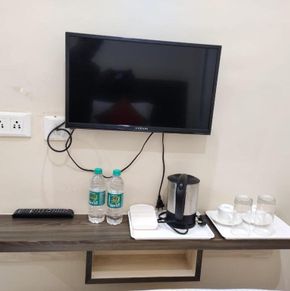 NearBy Hotel