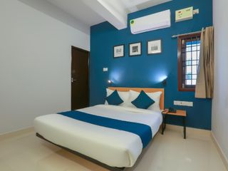 Фото отеля OYO SilverKey 78054 Murugan Rooms