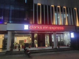 Фото отеля Clarks Inn Express, Jammu