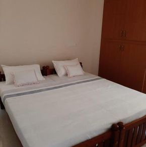 NearBy Hotel