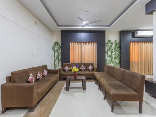 OYO 77930 mariya residency
