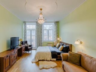 Excellent Apartment on Italyanskaya