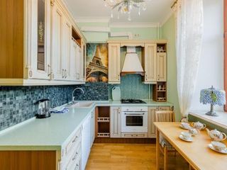 Excellent Apartment on Italyanskaya
