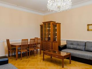 Excellent Apartment on Italyanskaya