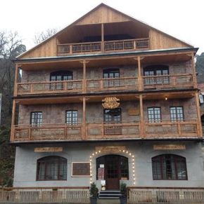 NearBy Hotel