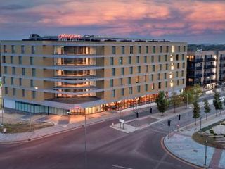 Фото отеля Hampton by Hilton Ashford International