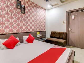 Hotel pic OYO 78174 Neelkanth Hotel