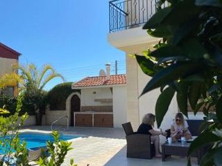 Hotel pic EPISKOPI VILLA, Luxury 4 Bedroom with Pool - Limassol