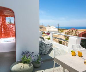 Executive Villa with Private outdoor Plunge-pool, Sea Sunset View 4 guests Santorini Island Greece