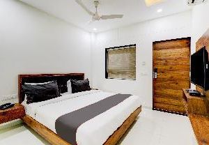 Collection O 79334 Hotel Maa Gayatri Vadodara India