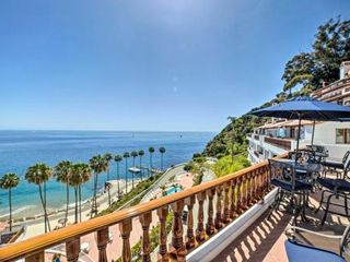 Фото отеля Lux Oceanfront villa with breathtaking views!