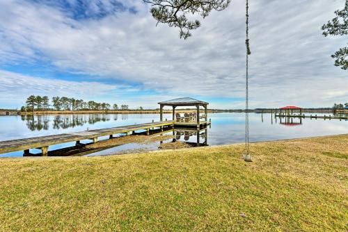 Photo of Waterfront Belhaven House and Cottage with Dock!