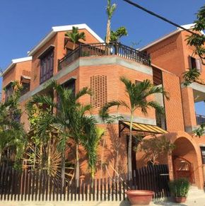 NearBy Hotel
