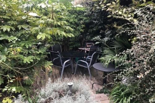 GuestReady – Safe Haven Apartment w Private Garden