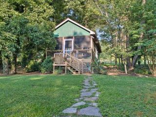 Hotel pic Heartwood Cottage 2 Mi from Blue Ridge Parkway!
