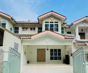 LILY VACATION HOME at CAMERON HIGHLANDS - 13 PAX,FREE WiFi w CARPORCH Cameron Highlands Malaysia