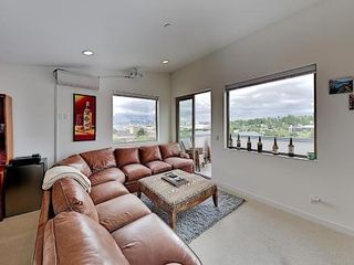 Hotel pic Chic West Seattle Townhome with Private Rooftop Deck townhouse