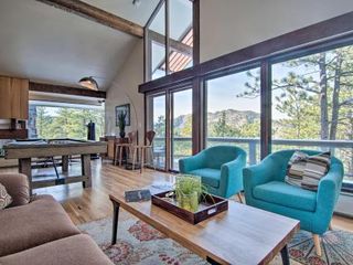 Hotel pic Chic Boulder Mountain Home with Hot Tub and Views