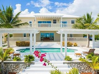 Фото отеля Turquoise Dream Villa @ Long Bay with private pool