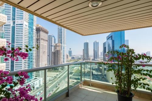 Guestsandco-3beds-dubai marina