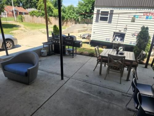 Near Beale Street, 6BR – 3BA 16 BEDS Sleeps up to 37 Guest