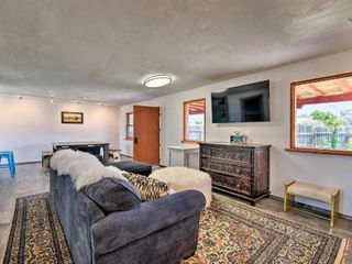 Hotel pic Chic Studio with Grill - 25 Mins to Taos Ski Valley!