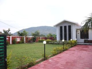 Hotel pic Junoon 13 Farm House