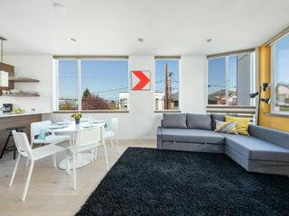 Фото отеля Modern Townhome in Seattle's Central District with Rooftop