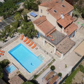 NearBy Hotel