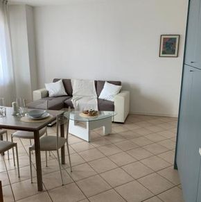 NearBy Hotel
