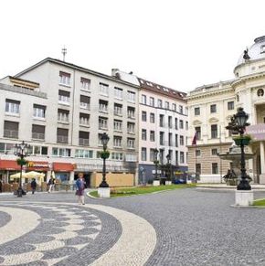 NearBy Hotel