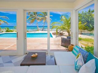 Hotel pic Babylon Reef by Grand Cayman Villas