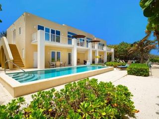 Фото отеля Villa Caymanas by Grand Cayman Villas