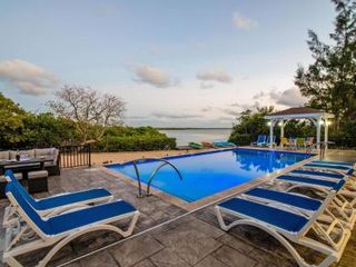 Фото отеля Hidden Cove by Grand Cayman Villas
