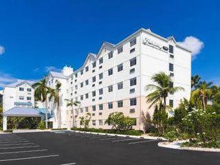 Hotel pic Hampton by Hilton Grand Cayman