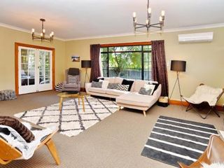 Hotel pic Racecourse Villa - Christchurch Holiday Home