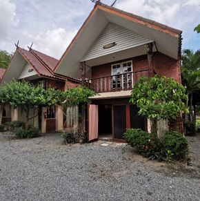 NearBy Hotel