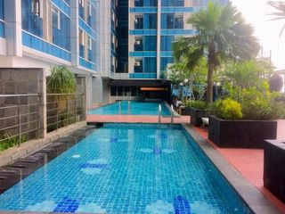 Hotel pic Cozy Living 1BR Tamansari The Hive Apartment By Travelio
