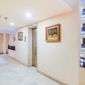 NearBy Hotel