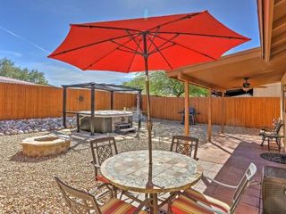 Фото отеля East Tucson House with Private Backyard and Fire Pit