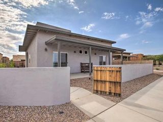 Фото отеля Quiet Home with Patio and View, 5Mi to Dtwn Tucson