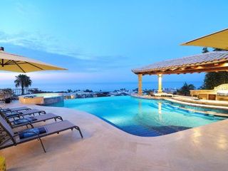 Фото отеля Delight your senses! Magnificent Ocean view home in exclusive Puerto L