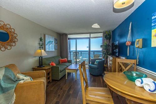 Beautifully Updated Direct Oceanfront Suite Monterey Bay 1425 Sleeps 6 Guests