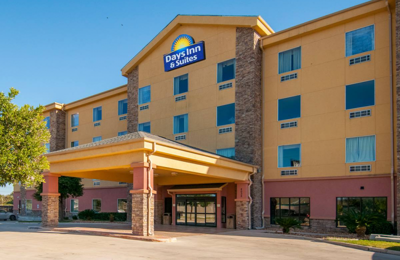 DAYS INN AND SUITES SAN ANTONIO NEAR AT AND T CENTER