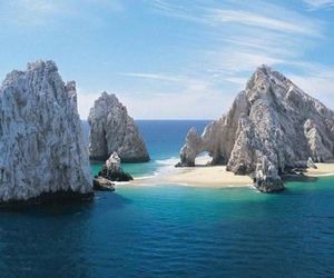 VLE-1808-OCEAN FRONT RESORT- WALKING DISTANCE TO TOWN! SWIMMABLE BEACH! Cabo San Lucas Mexico