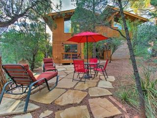 Фото отеля Romantic Sedona Suite with Patio Less Than 1Mi to Trails and Town