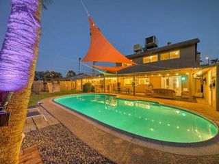 Фото отеля Relaxing Phoenix House with Hot Tub and Heated Pool!