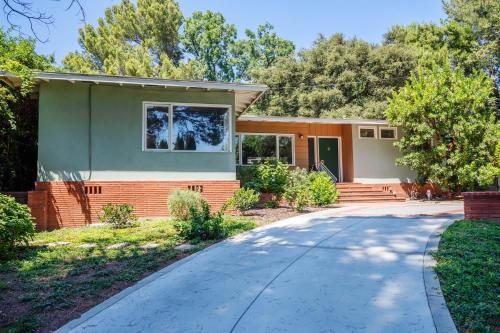 Photo of Mid-Century Modern Home in La Canada! home