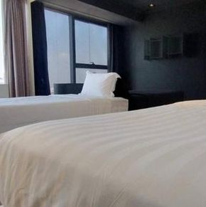 NearBy Hotel