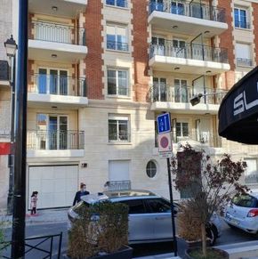 NearBy Hotel